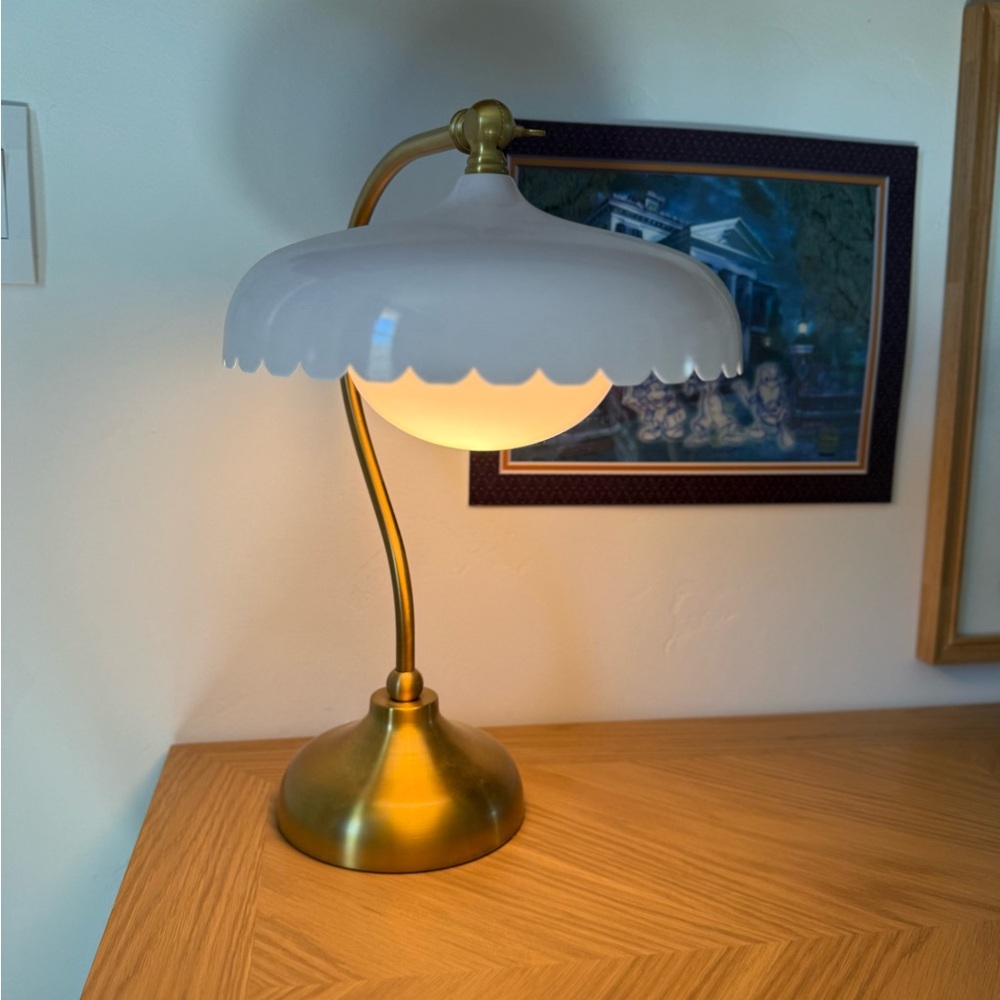 Anthropologie Simone Scallop Task Lamp Pink - Picture 4 of 4